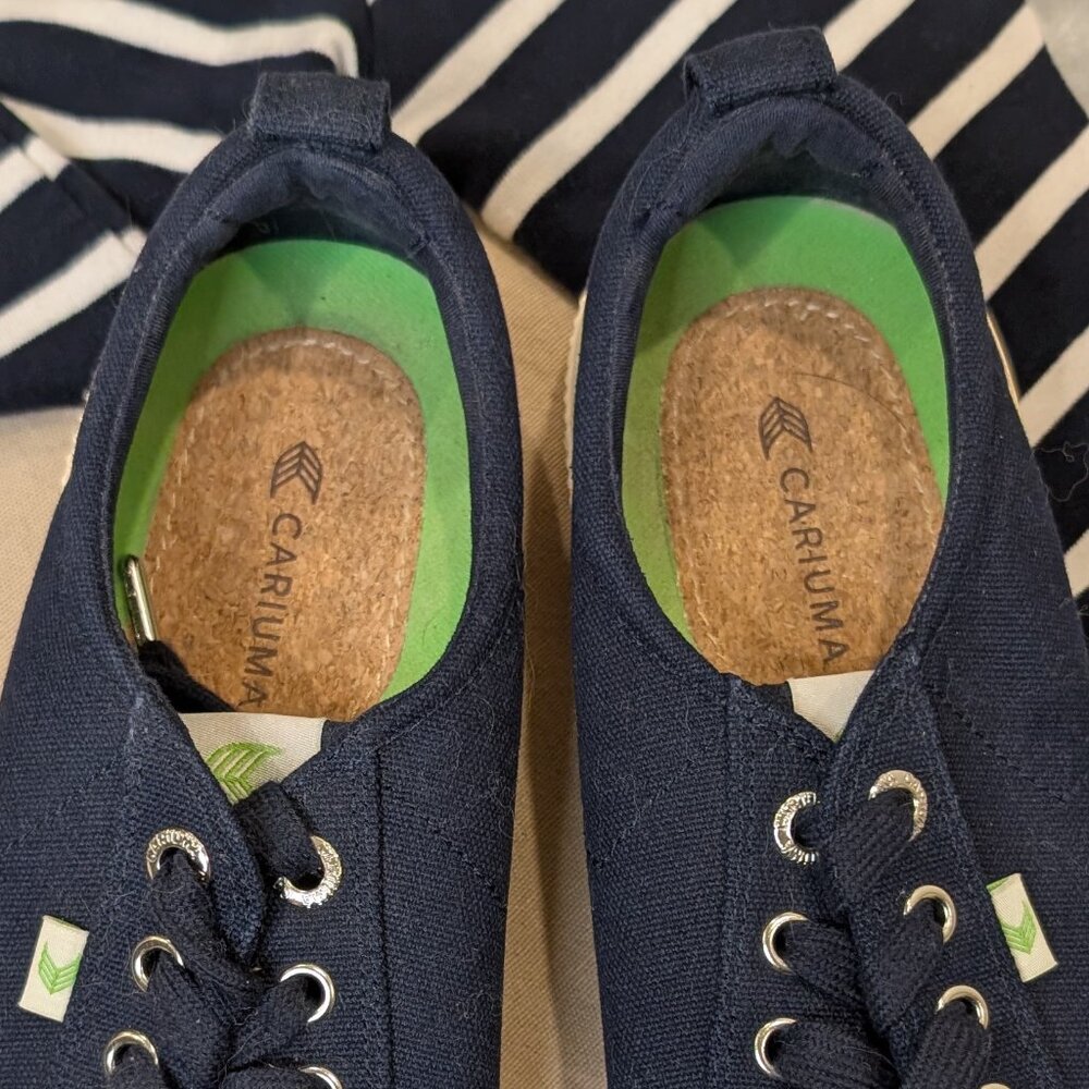 Cariuma Marine Blue Low Canvas Sneakers - Women's sz 9 - Picture 3 of 3